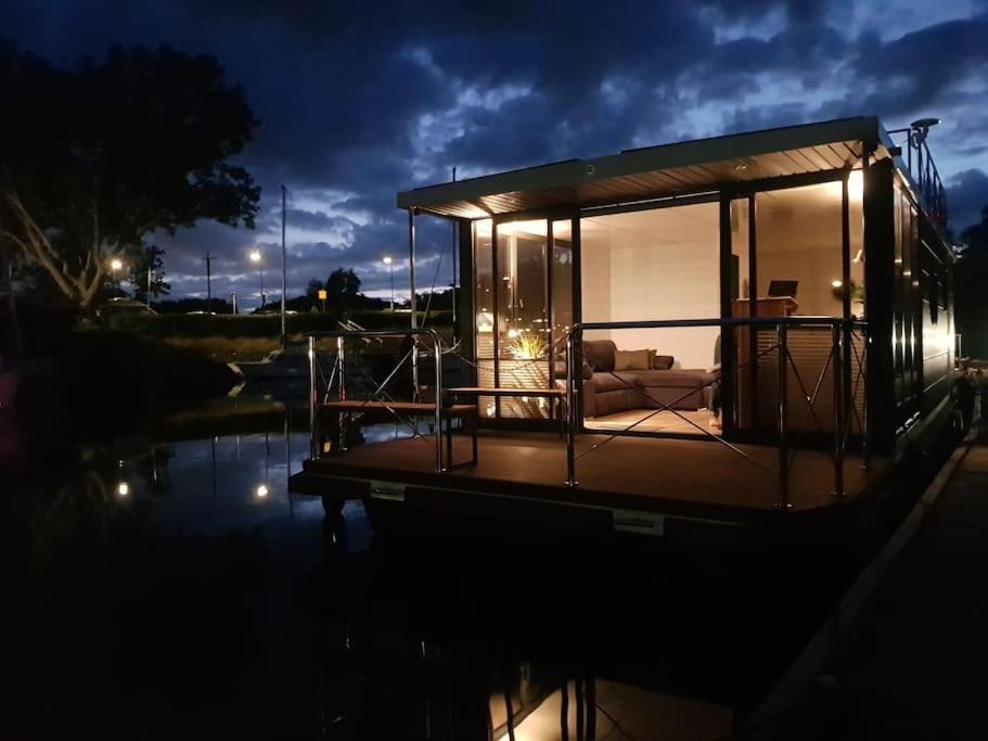 מלון מוניקנדאם Modern, Brand New Houseboat Near Amsterdam מראה חיצוני תמונה