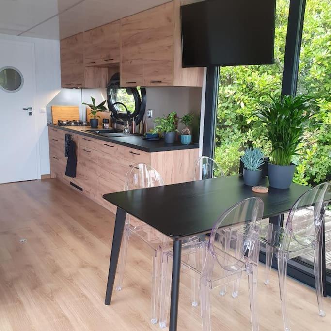 מלון מוניקנדאם Modern, Brand New Houseboat Near Amsterdam מראה חיצוני תמונה