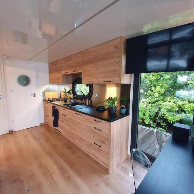 מלון מוניקנדאם Modern, Brand New Houseboat Near Amsterdam מראה חיצוני תמונה