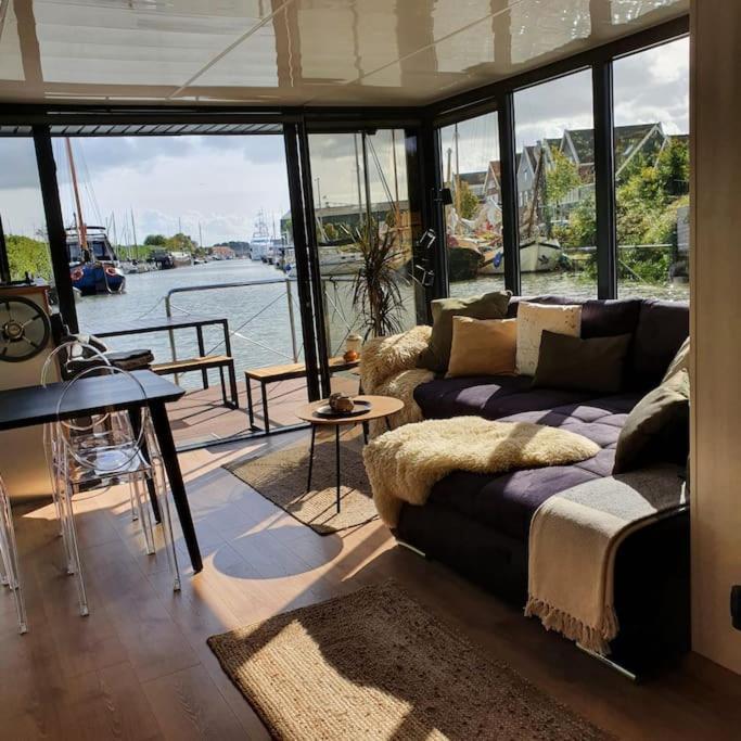 מלון מוניקנדאם Modern, Brand New Houseboat Near Amsterdam מראה חיצוני תמונה