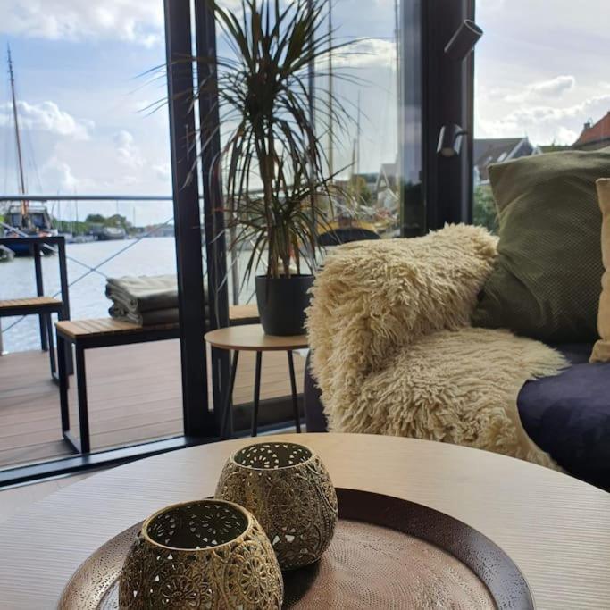 מלון מוניקנדאם Modern, Brand New Houseboat Near Amsterdam מראה חיצוני תמונה